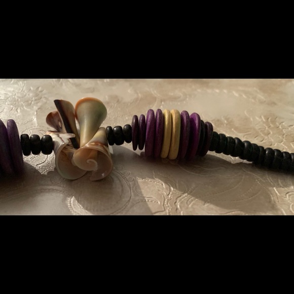 Shell Necklace Purple Yellow - Picture 5 of 8